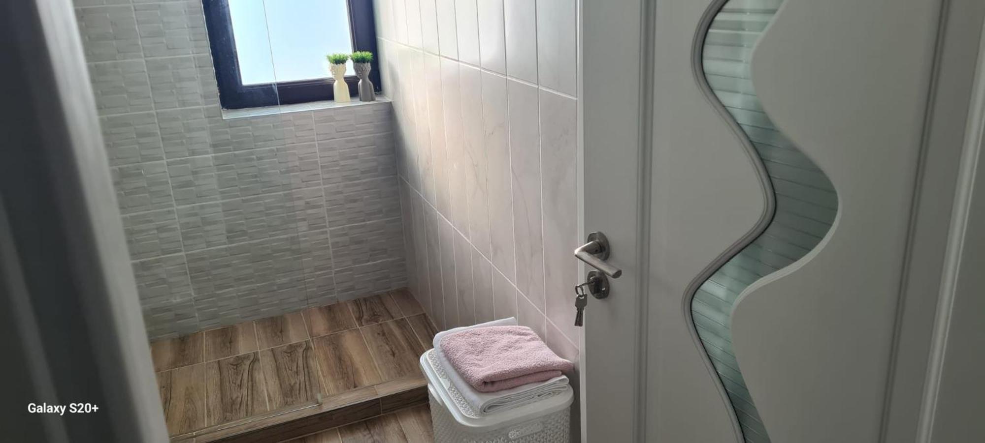 Râmnicu VâlceaApartament Lucianアパートメント エクステリア 写真